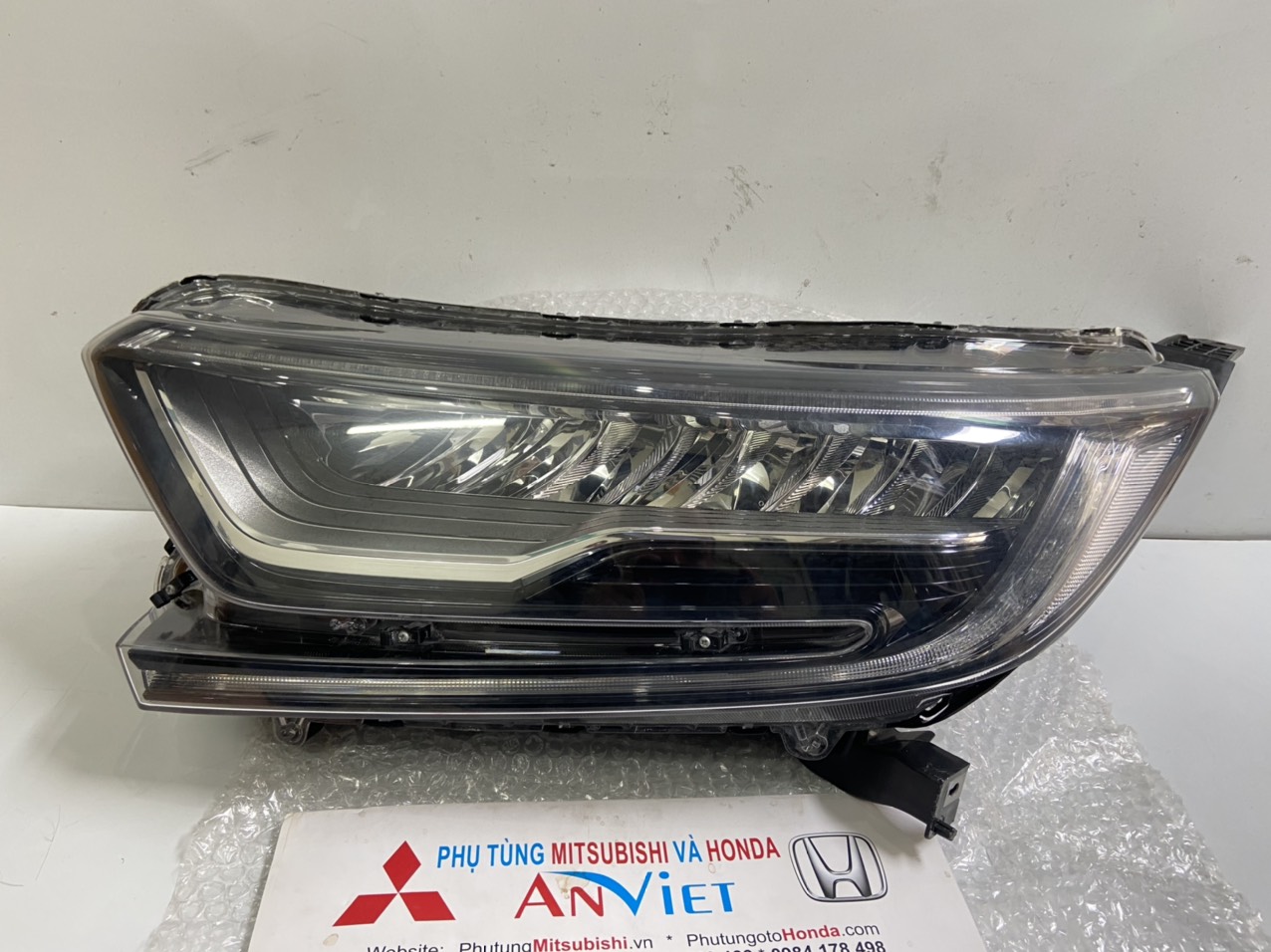 Đèn pha bên lái xe Honda CRV 2018-2021 bản led